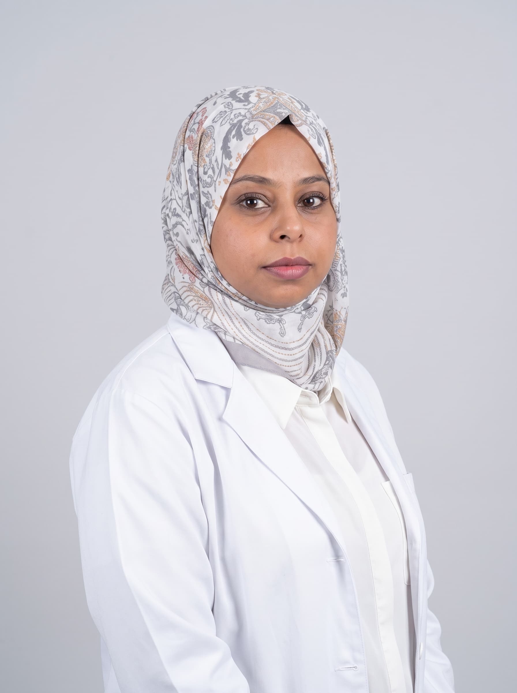 د. أمنية علي، اختصاصية الحجامة في مركز ريكفري هب الطبي
